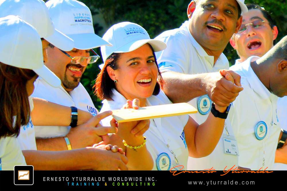 Team Building República Dominicana | Talleres de Cuerdas Bajas para fortalecer equipos de trabajo