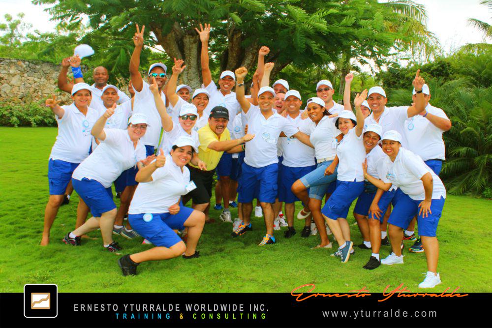 Team Building República Dominicana | Dinámicas de Cuerdas Bajas para desarrollar confianza en el equipo