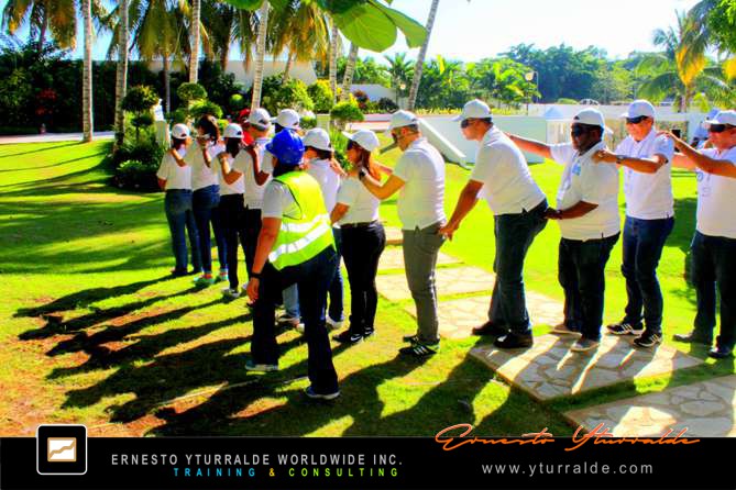 Team Building República Dominicana | Talleres vivenciales de Cuerdas Bajas para empresas