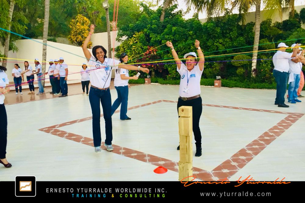 Team Building República Dominicana | Talleres outdoor con Cuerdas Bajas para confianza y cohesión